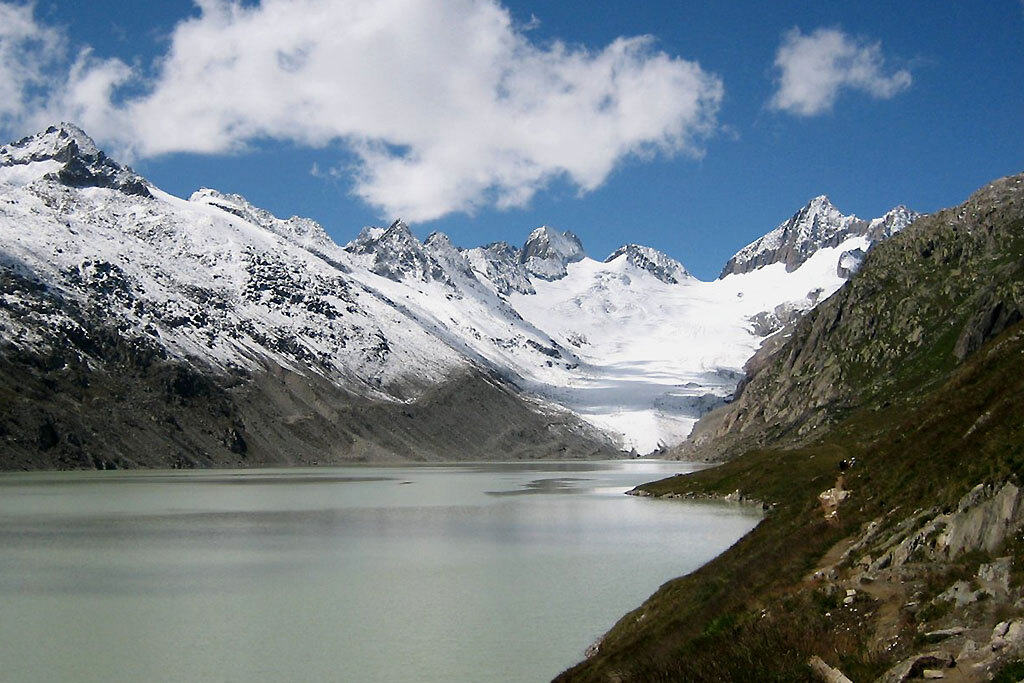 Oberaarsee mit Oberaargletscher und Berner Alpen